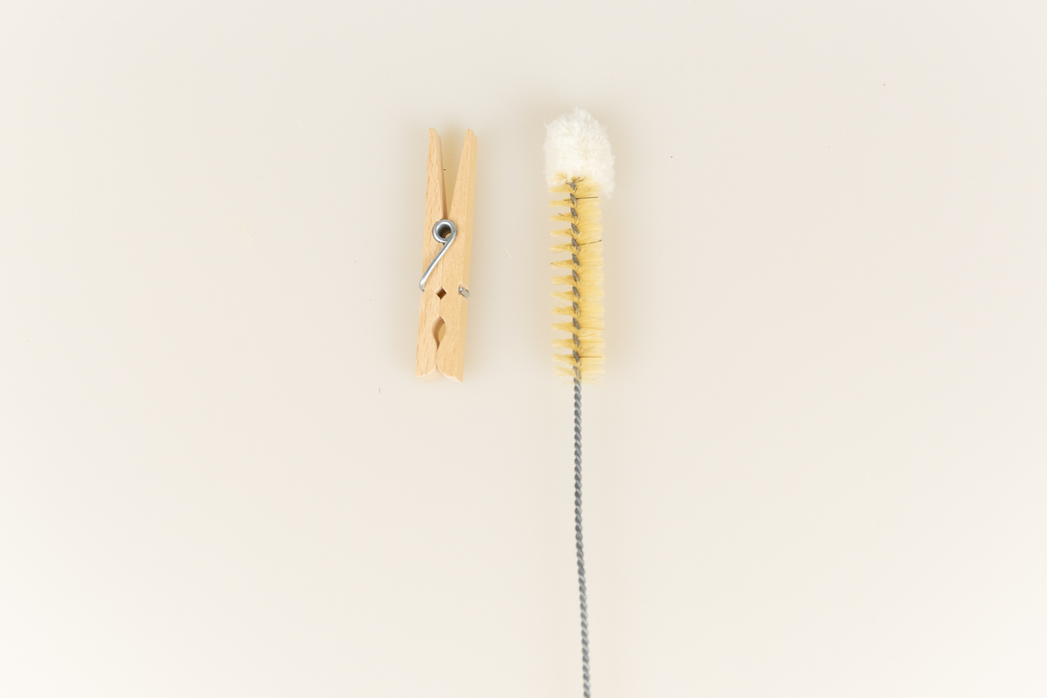 Flaschenbürste mit Baumwollkopf